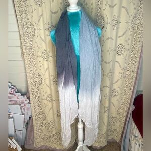 Calvin Klein: ombré scarf